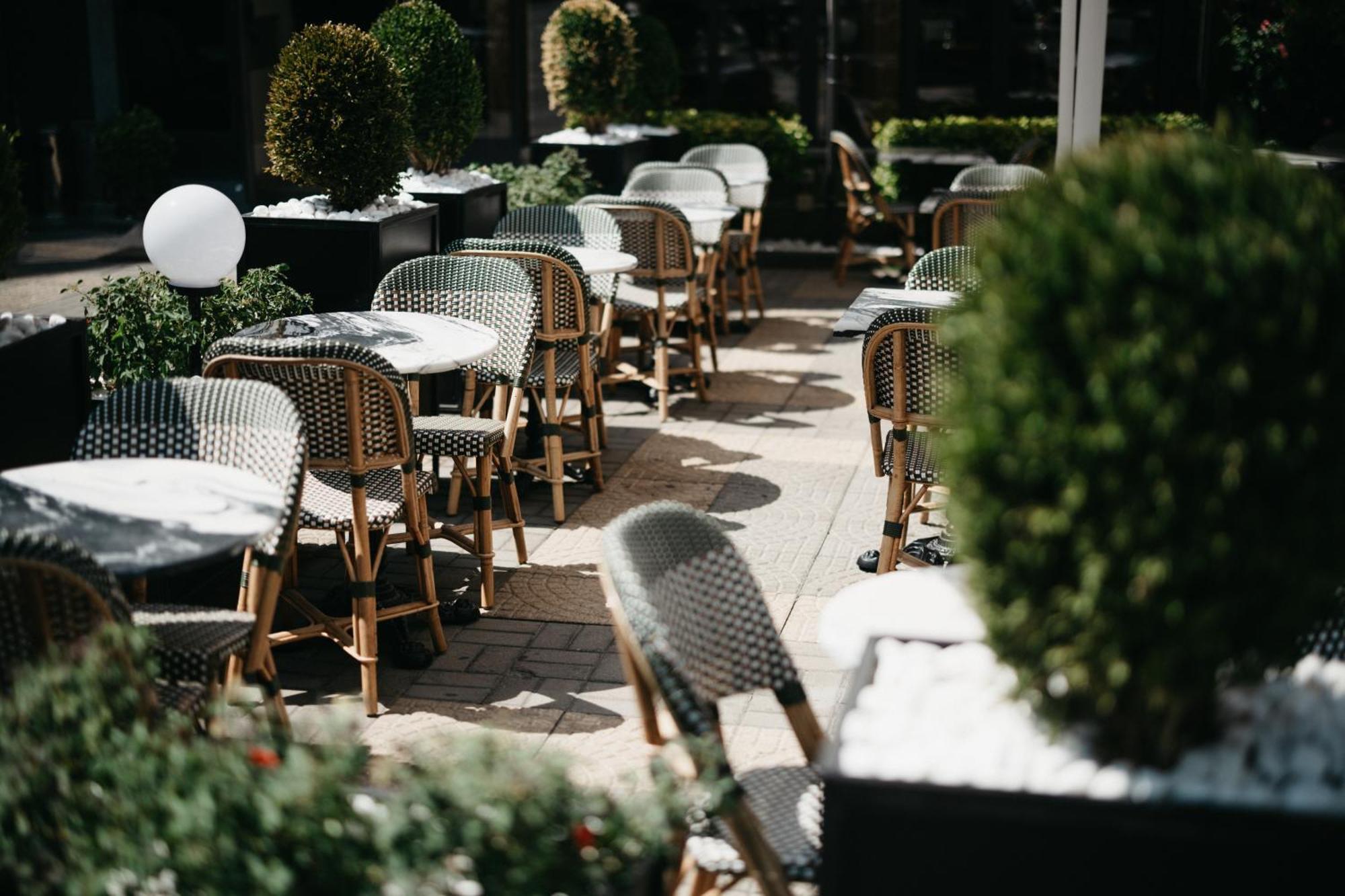 Grand Hotel Yerevan - Small Luxury Hotels Of The World Eksteriør billede The Terrace at The Ivy Collection