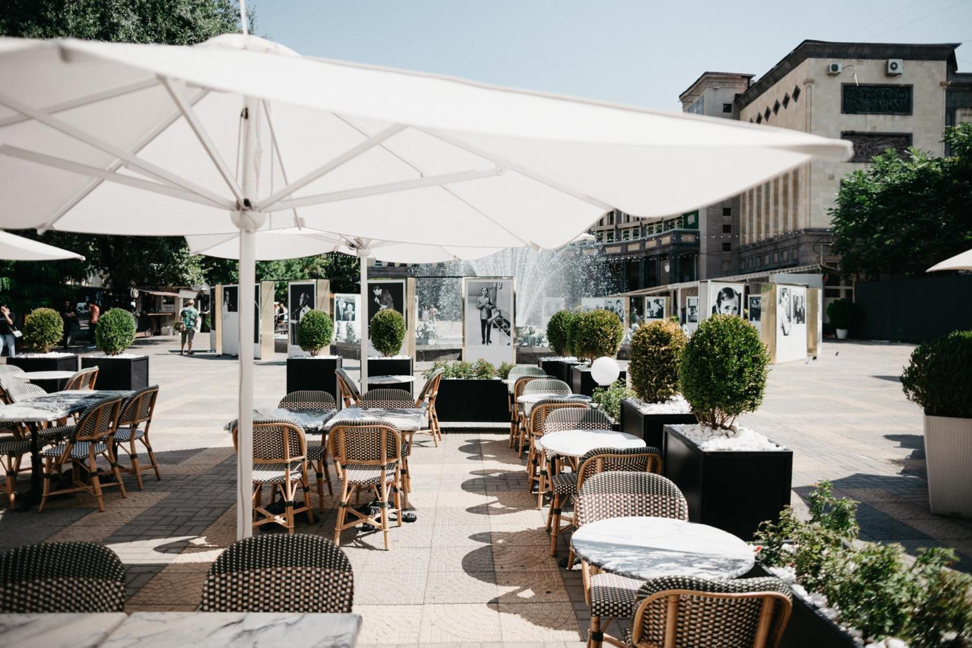 Grand Hotel Yerevan - Small Luxury Hotels Of The World Eksteriør billede The Square