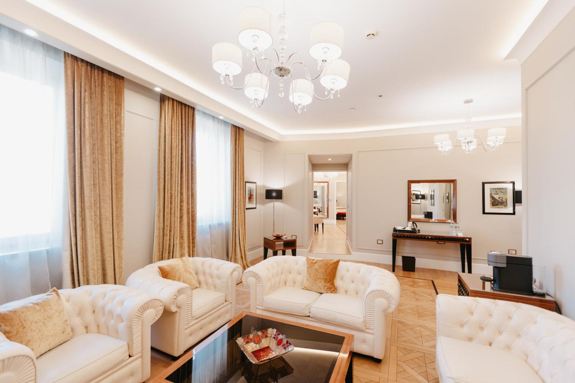 Grand Hotel Yerevan - Small Luxury Hotels Of The World Eksteriør billede
