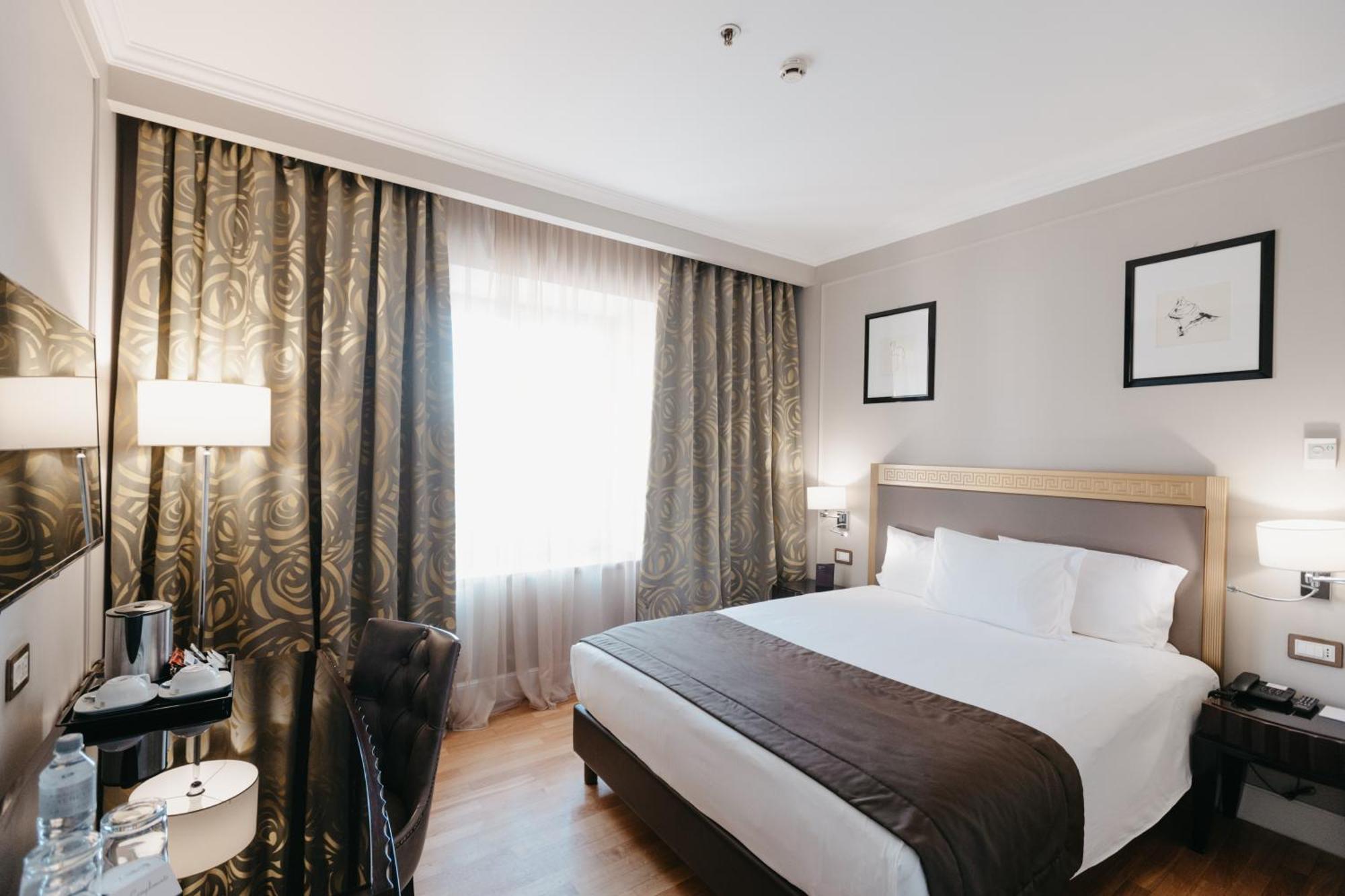 Grand Hotel Yerevan - Small Luxury Hotels Of The World Eksteriør billede
