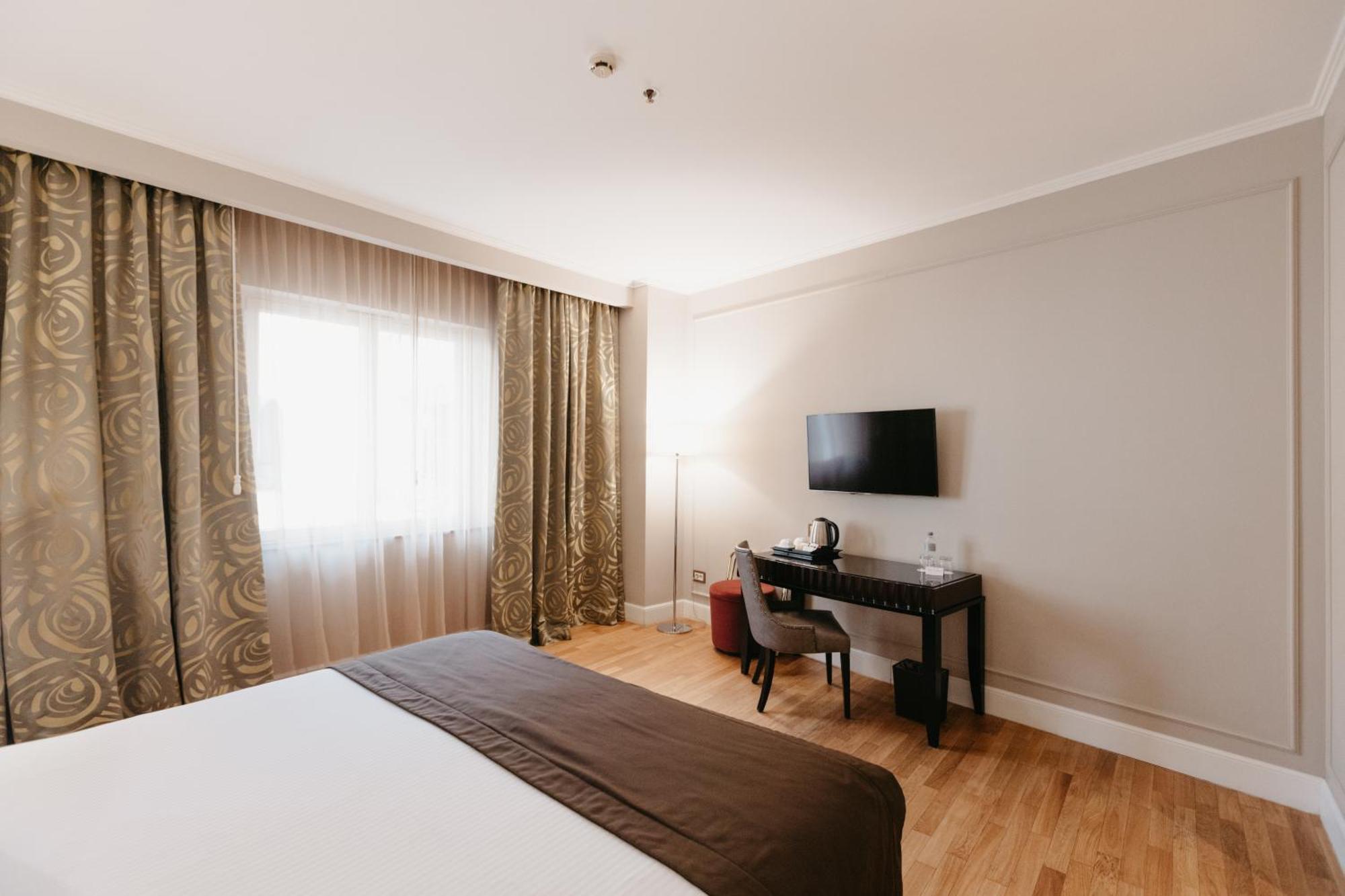 Grand Hotel Yerevan - Small Luxury Hotels Of The World Eksteriør billede
