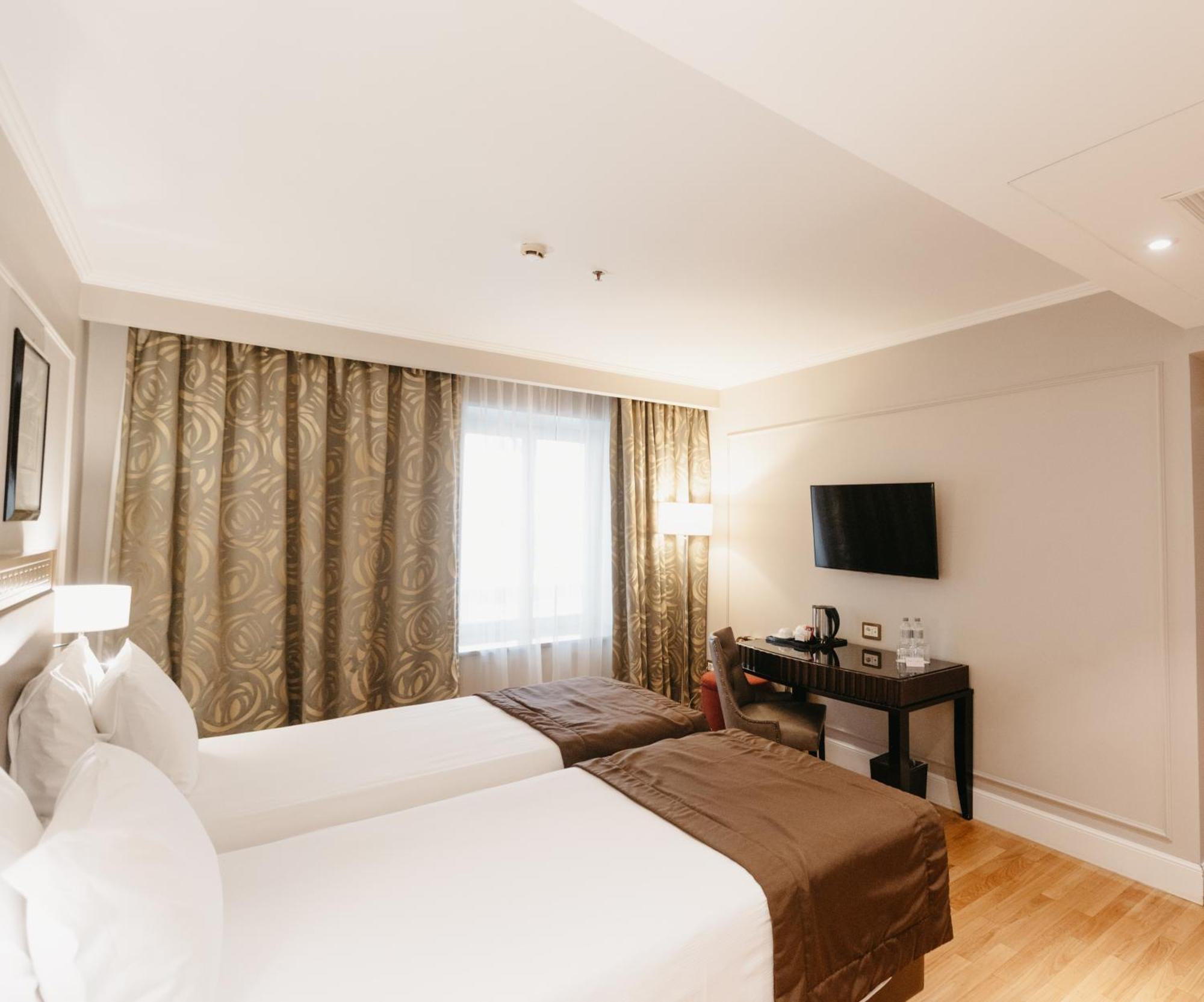 Grand Hotel Yerevan - Small Luxury Hotels Of The World Eksteriør billede