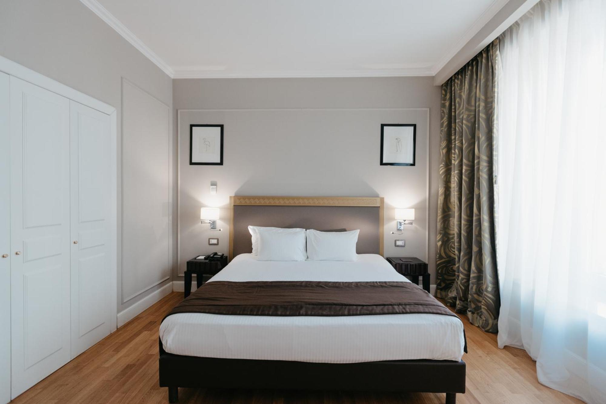 Grand Hotel Yerevan - Small Luxury Hotels Of The World Eksteriør billede